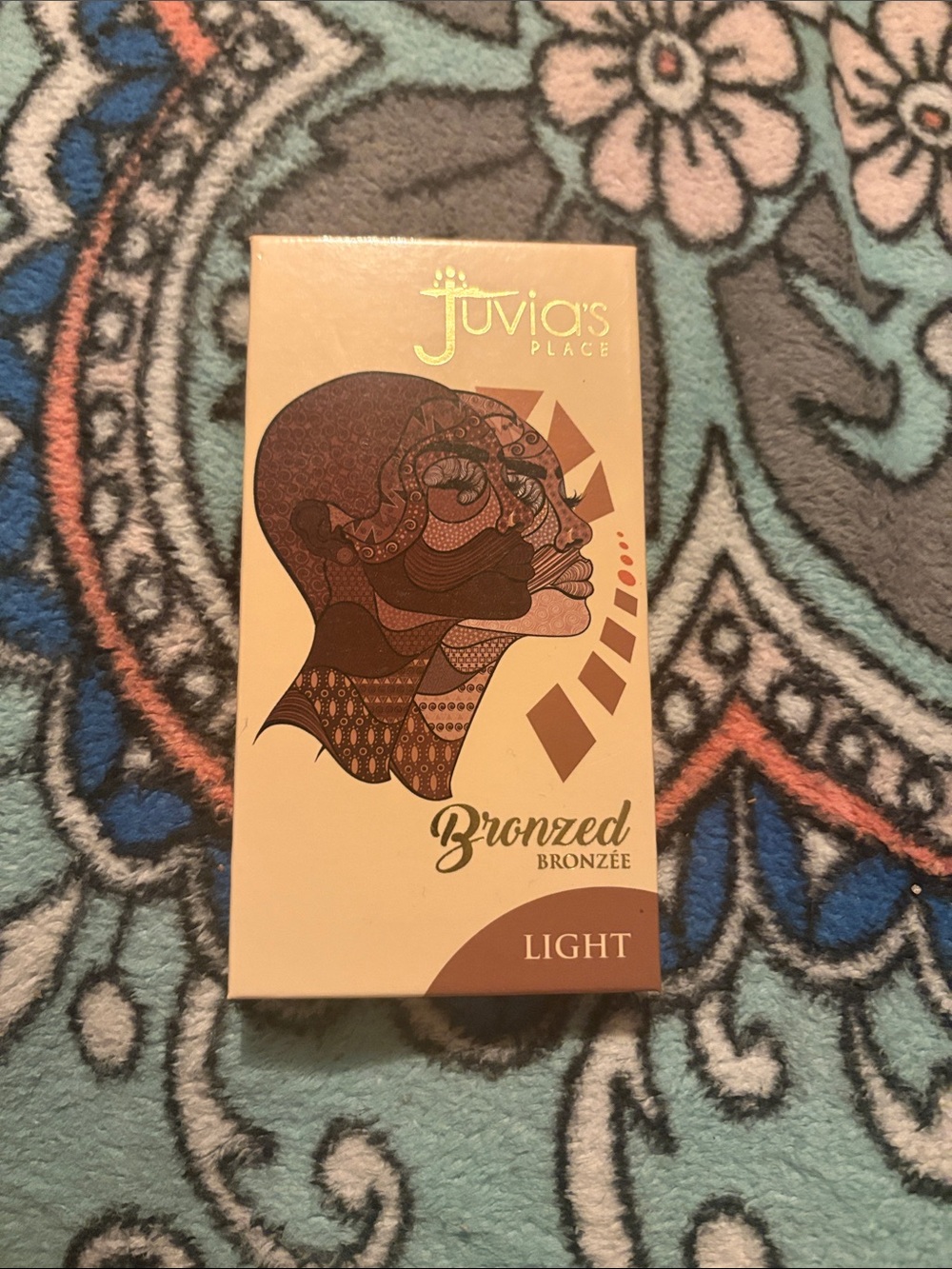 Juvia's Place Light Bronzed Powder - Warm Beige Packaging